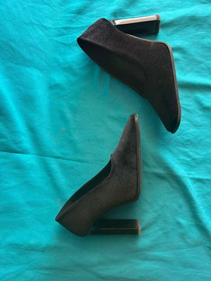 Jessica Simpson black vintage velvet pumps size 38 used