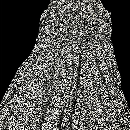 Dress klos medium black and white like new
