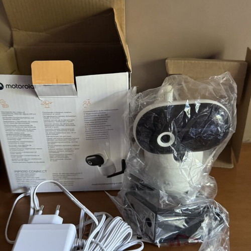 Motorola Baby Monitor with Two-Way Communication and Lullabies like new
