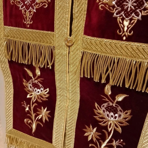 Priestly epitrachelion like new, gold thread embroidery on red velvet