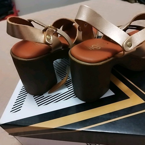 Ligglo Gold Leather Sandals New Size 36