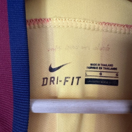 Barcelona 2015/2016 Away Football Jersey Size L Like New