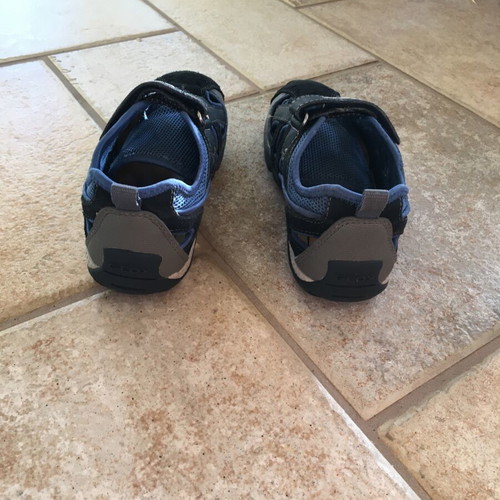 Geox boys' casual shoe used, size 33