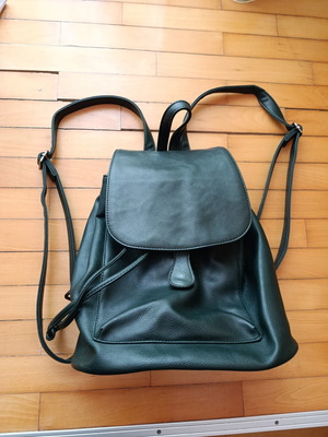 Leather backpack like new, dark green with zipper pockets