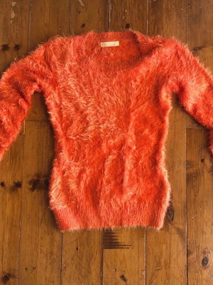 Orange fuzzy shirt like new, size M