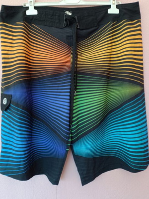 Hurley Phantom board shorts XXL, black with rainbow warp design