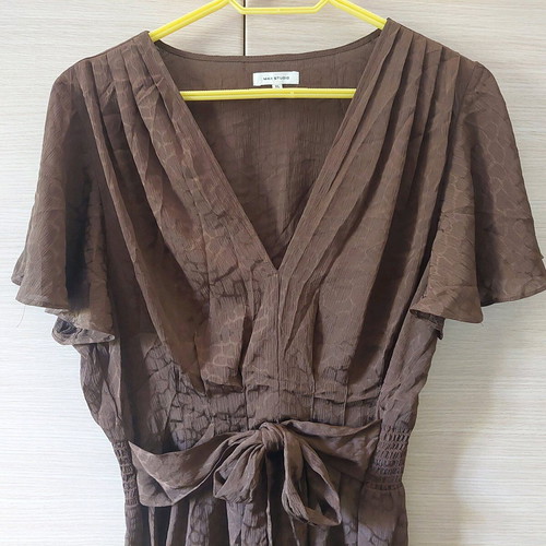 Brown Max Studio top XL like new with front tie