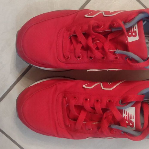 New Balance men's athletic sneakers used, size 41.5, red and white