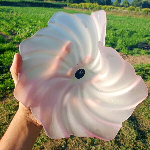 Decorative glass bowl with pink edges like new