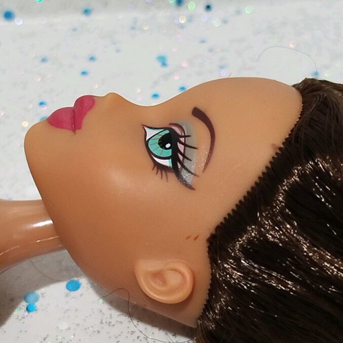 Bratz Sun kissed Summer Yasmin and rare Dana dolls used, set of 2