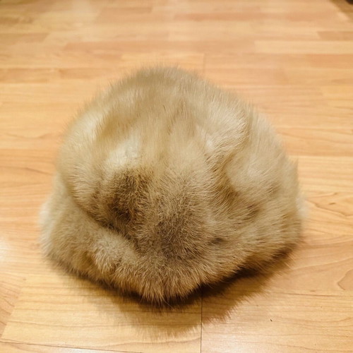 Mink fur hat like new, white broken