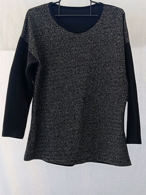 Women's blouse with lame like new, black and silver