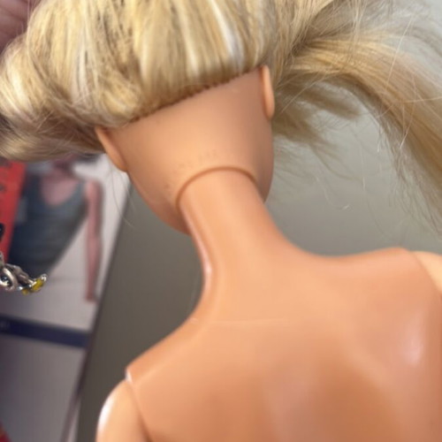 Barbie Fashion Fever doll used, very good condition