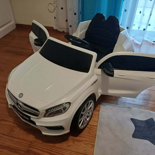 Mercedes electric ride-on car like new