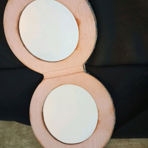 Double mirror used with tapestry