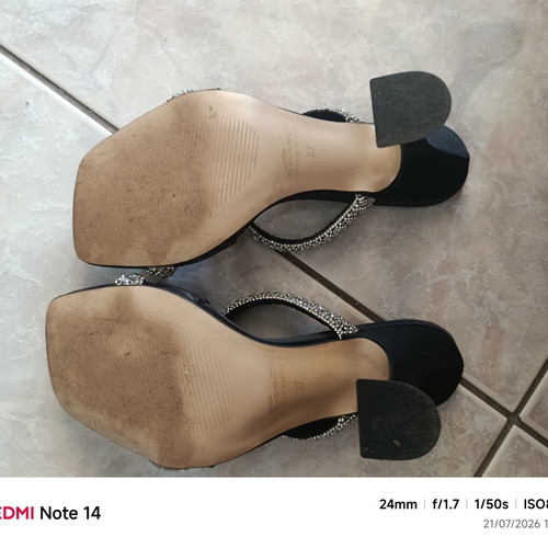 Sante sandals size 37 like new, black and silver platform heels