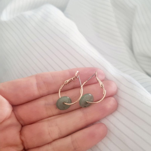 Button hoop earrings like new, unique design