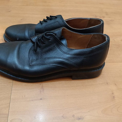 Black scarpe slightly used, size 42