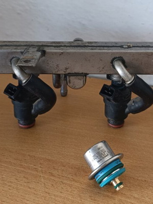 BMW E36 M43B18 fuel rail used with Bosch regulator
