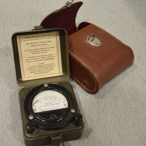 USA power meter WWII for M1 Bazooka like new with instructions and case