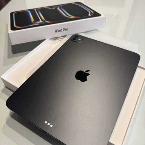 iPad Pro 11” M5 256GB Wi-Fi with Apple Pencil Pro like new