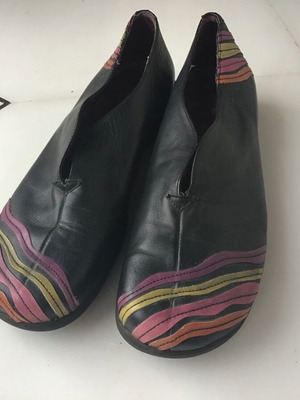 Wonders leather slip-on shoes like new with colorful details