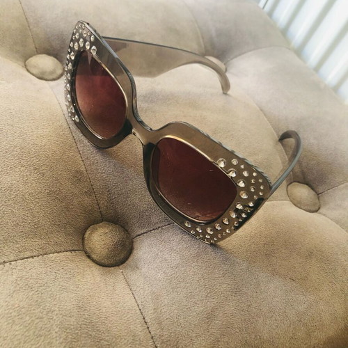 Butterfly sunglasses used with rhinestones