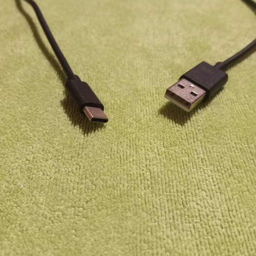 USB to Type-C Charging and Data Cable like new, 55cm