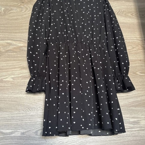 Shein dress with long sleeves like new, size medium, black and white