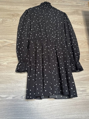 Shein dress with long sleeves like new, size medium, black and white