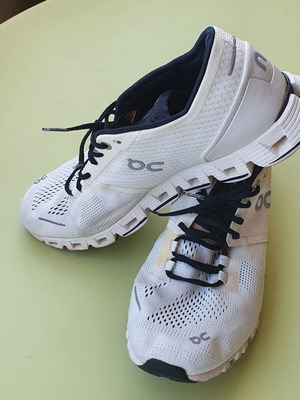 Sneakers size 42 used, white
