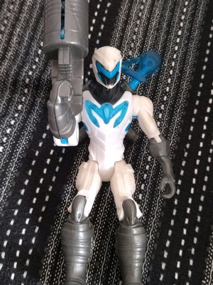 Max Steel Electro Cannon action figure like new