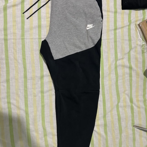 Nike Tech Fleece men's pants grey/black, size L