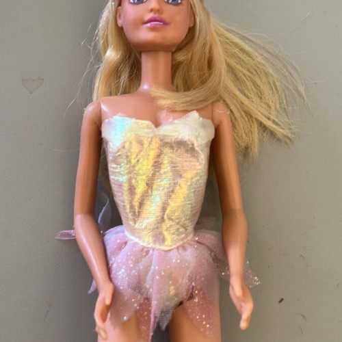 Hasbro Sindy Skater doll used, vintage