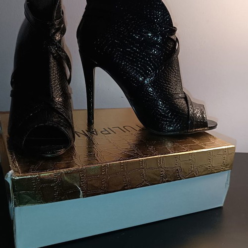 Shoes platform sandals black new, size 40