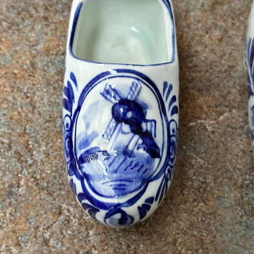 Handmade Dutch DELFTS porcelain decorative ashtrays like new