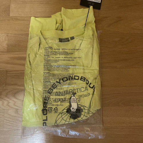 T-shirt Napapijri new with tag, yellow, XL, loose fit