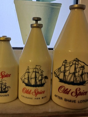 Τρια άδεια μπουκάλια Old Spice δεκαετίας 70