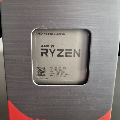 AMD Ryzen 3 2200G like new with genuine cooler