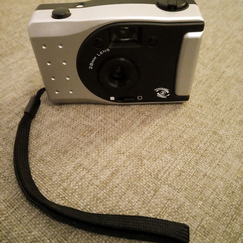 Collectible Kodak camera set used, 3 generations with gift