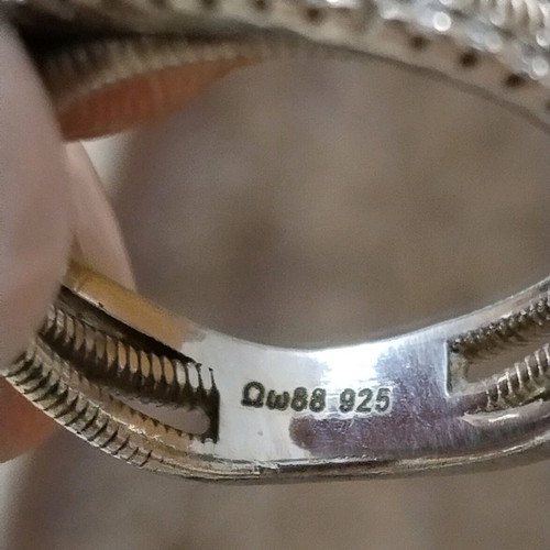 925 ring like new, silver with white zirconia
