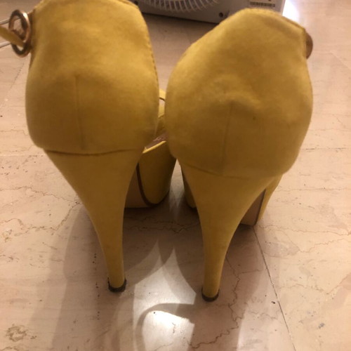 Yellow suede sandals like new, 14cm heel, size 37