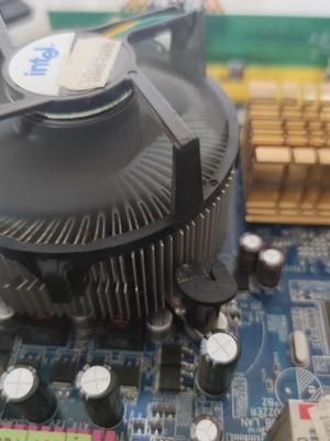 Gigabyte Motherboard 8I945GZME-RH like new with Intel Core2 4300 CPU and 512MB Ram
