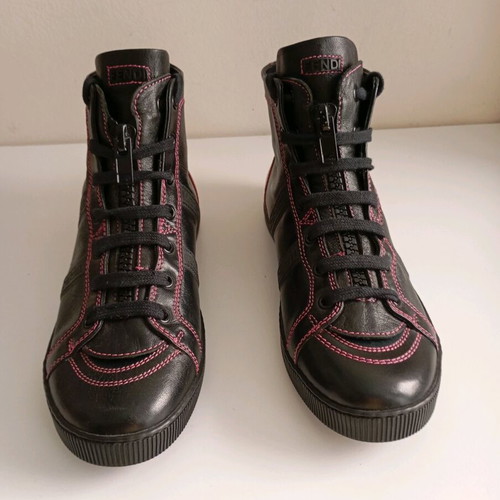 Fendi women's ankle boots like new, leather, size 39, black with pink