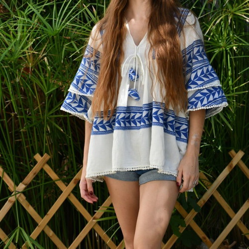 Pearl and Caviar cotton blouse like new, S/M, white and blue