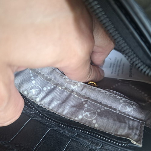 Tamaris crossbody bag like new, black croco texture