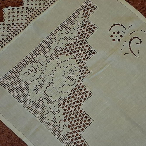 White rectangular table runner 104 x 42 cm new