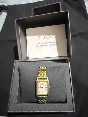 Bulova women's watch like new, gold color