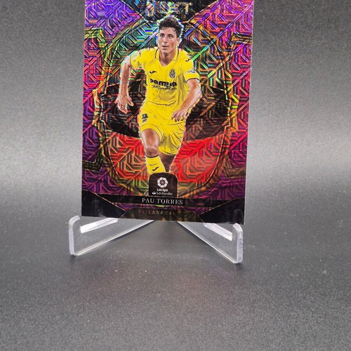 2022-23 Panini Select La Liga Terrace Purple Mojo Prizm Pau Torres #99 sticker