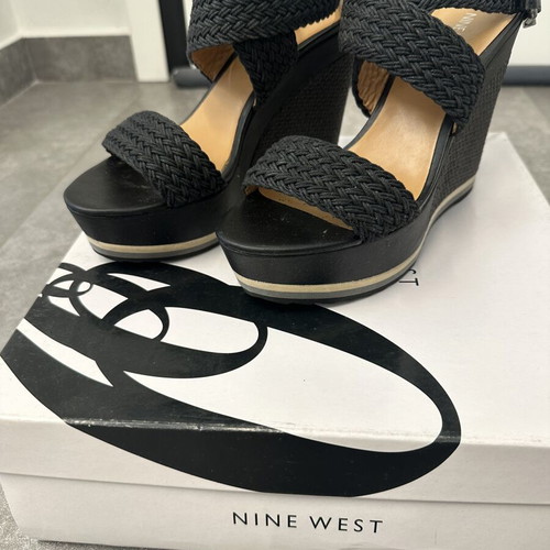 Nine West platform sandals size 37 like new black